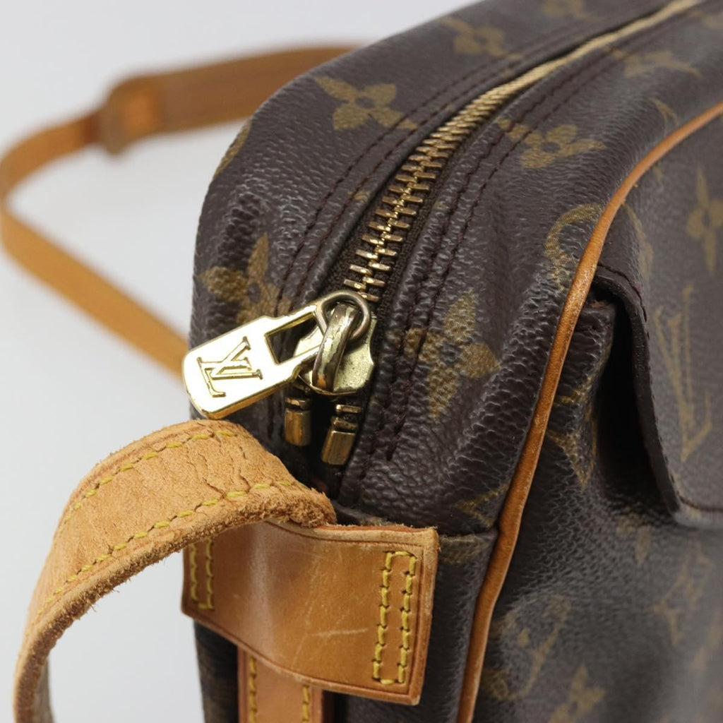Louis Vuitton - Jeune fille MM