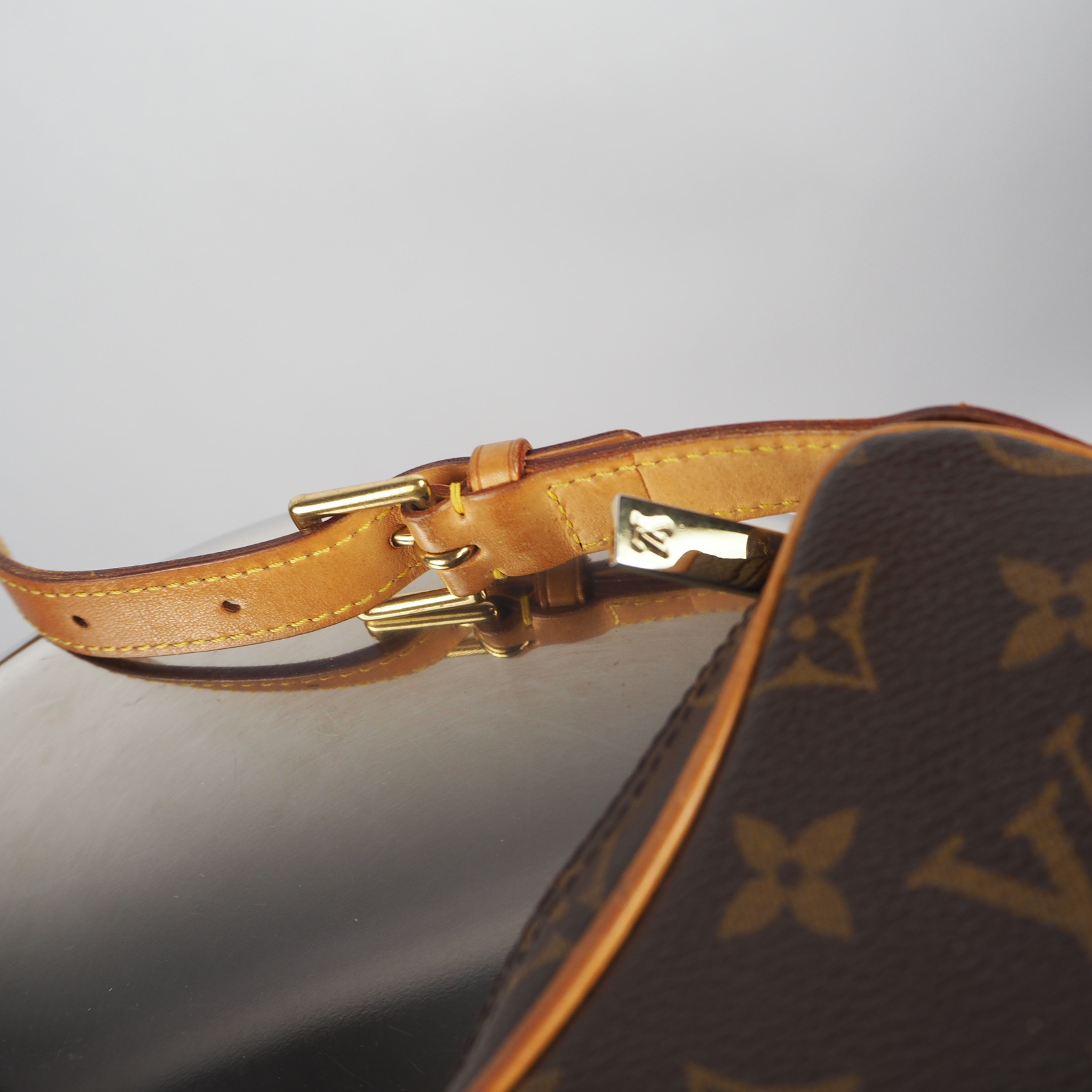 Louis Vuitton - Croissant pm