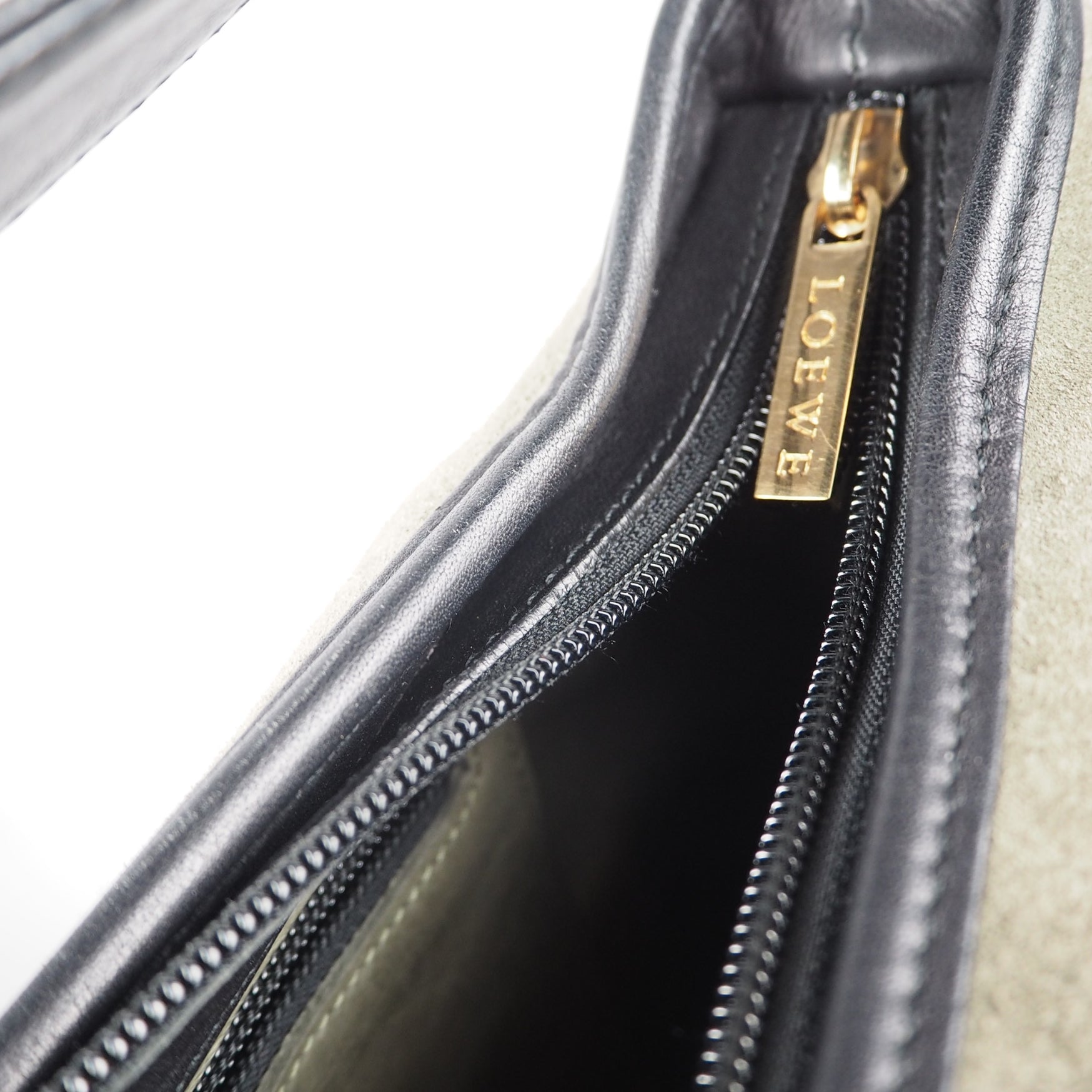 Loewe- Anagram Suede