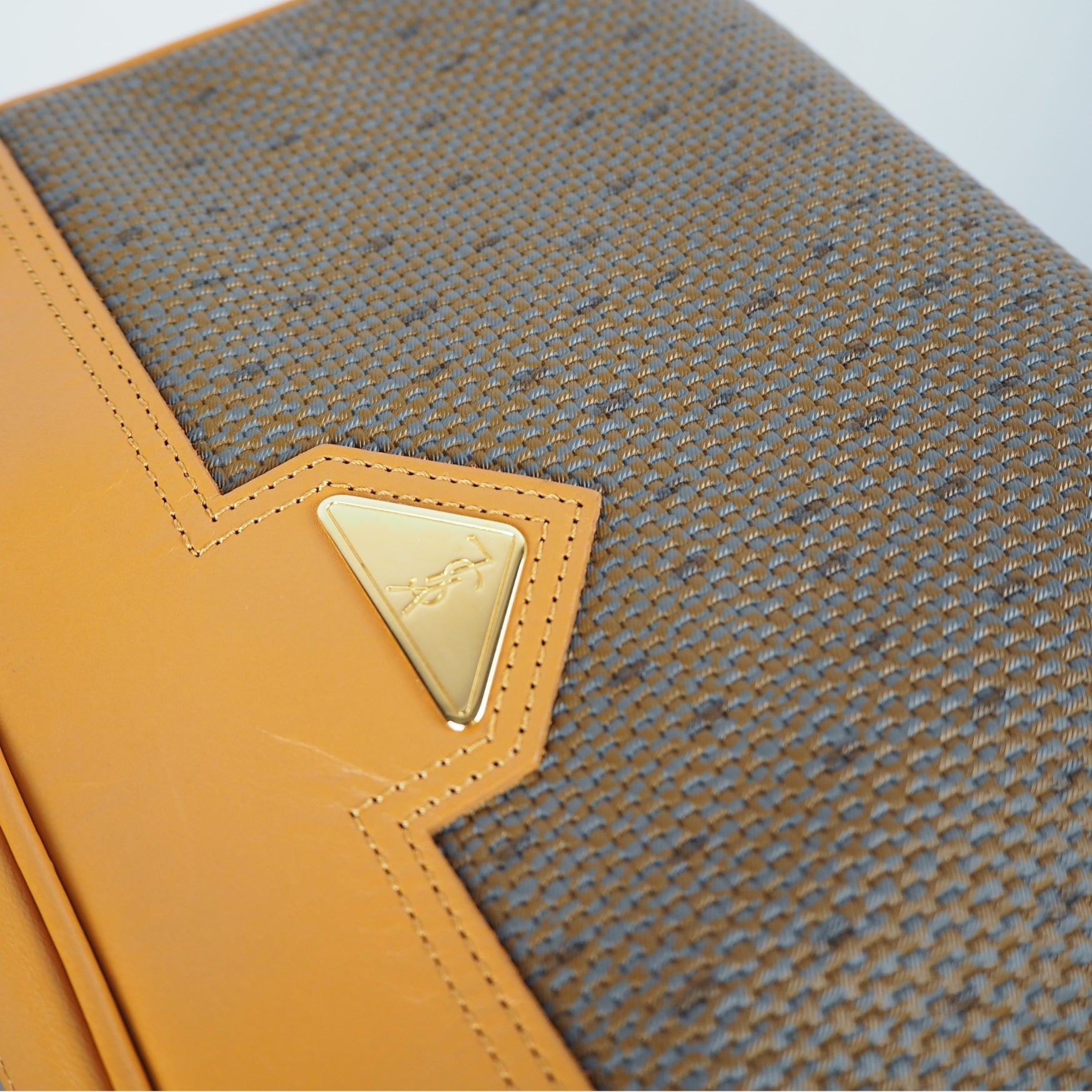 Yves Saint Laurent - Clutch