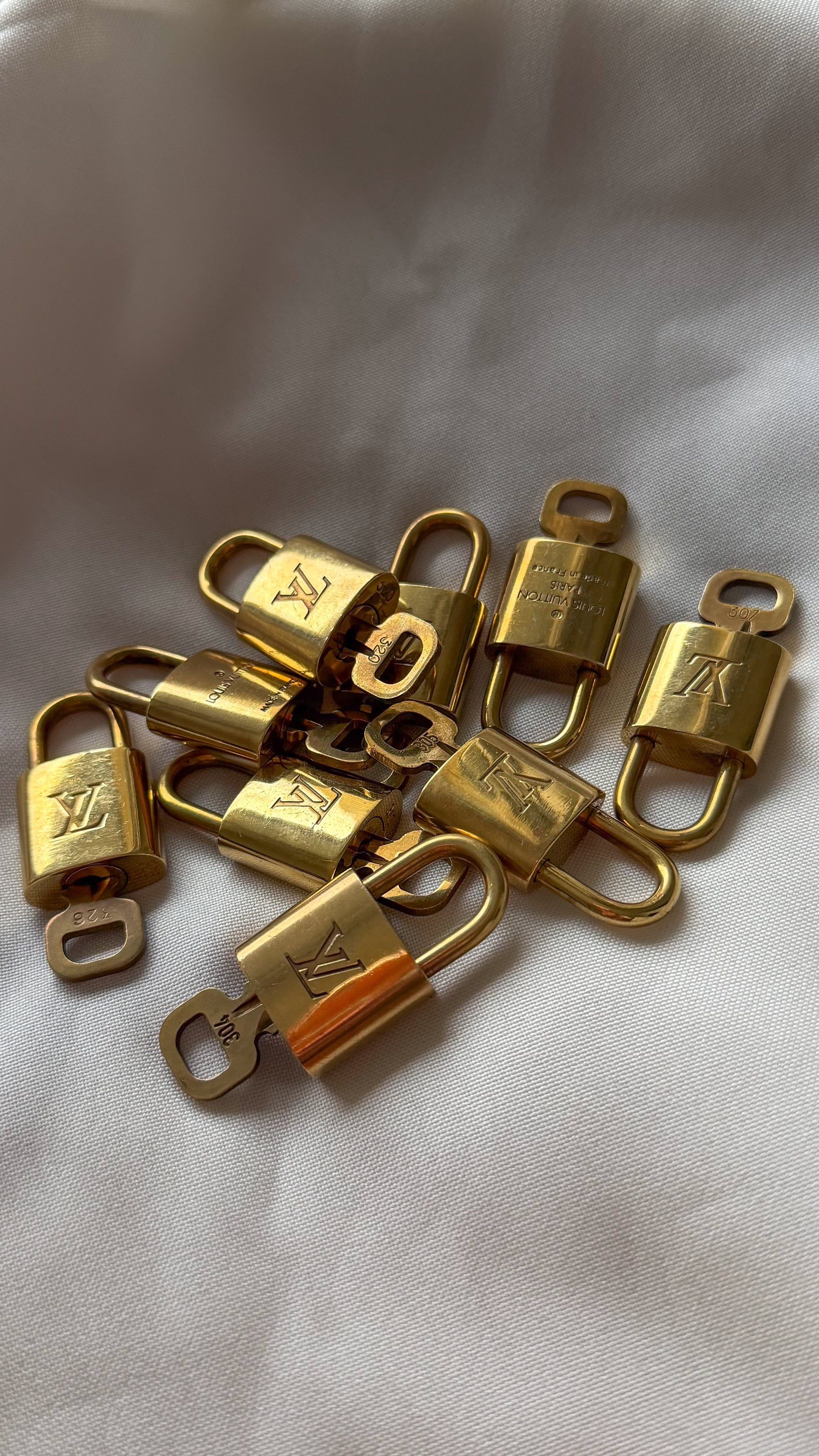 Louis Vuitton - Lock