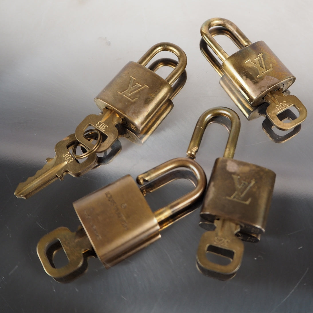 Louis Vuitton - Lock