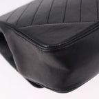 Chanel - V stich chain shoulder