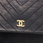 Chanel - V stich chain shoulder