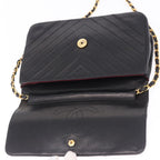 Chanel - V stich chain shoulder