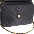 Chanel - V stich chain shoulder