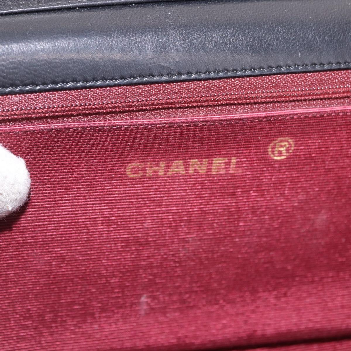 Chanel - V stich chain shoulder