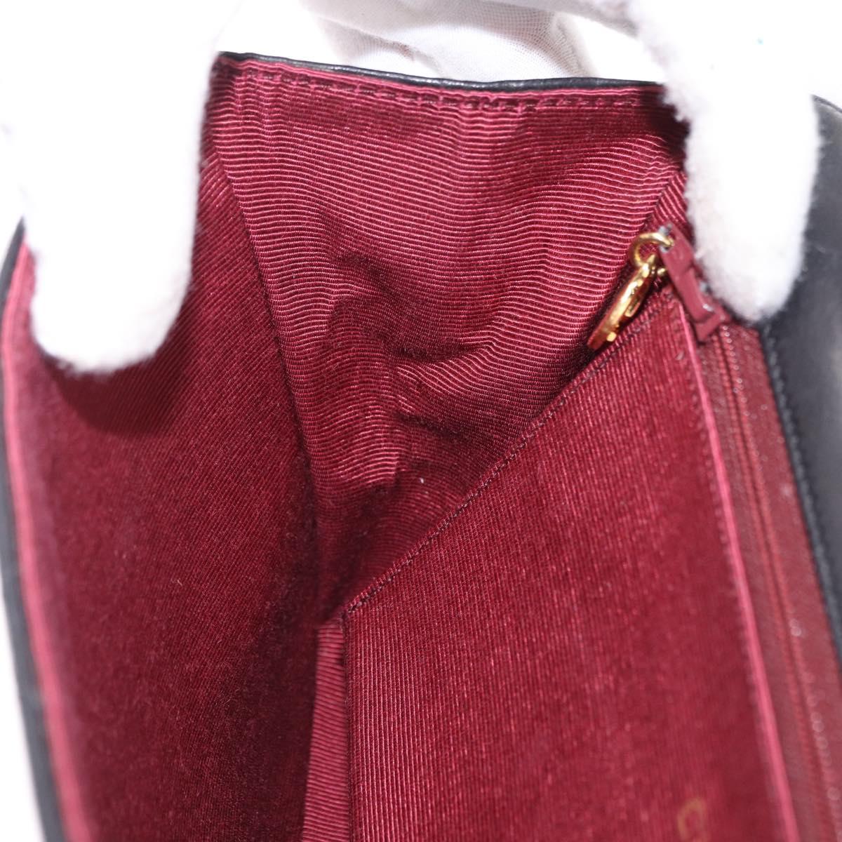 Chanel - V stich chain shoulder