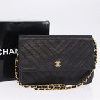 Chanel - V stich chain shoulder