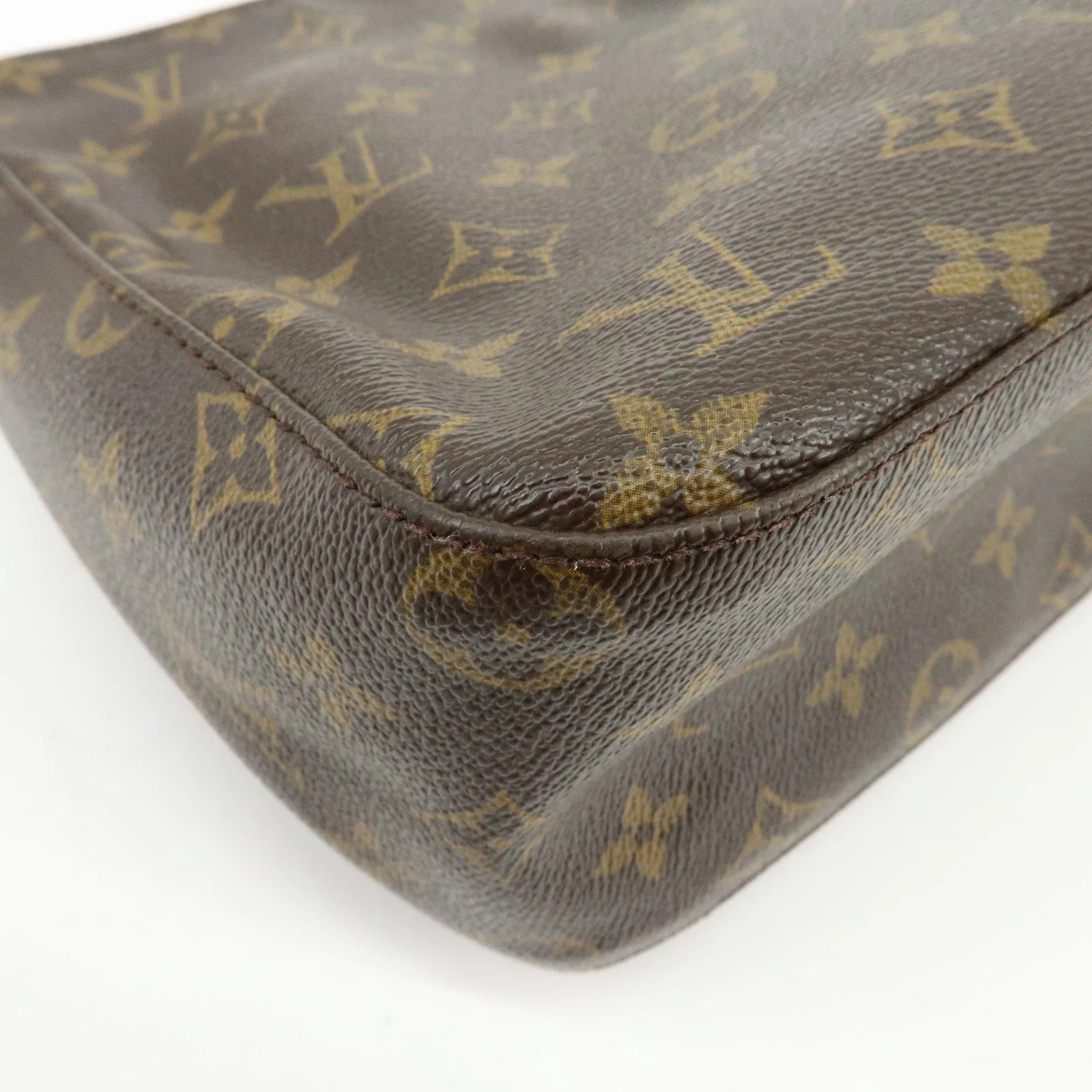 Louis Vuitton - Looping MM